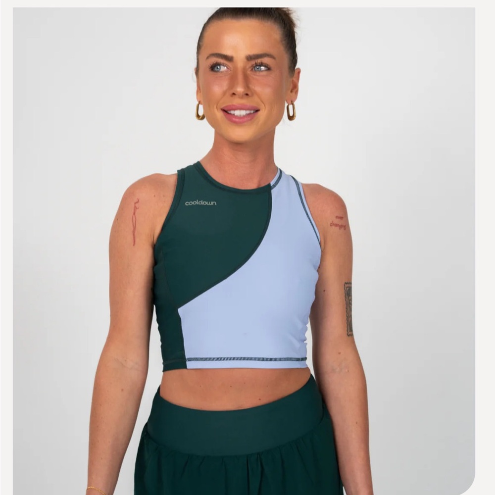 Cooldown Two-Tone Green & Light Blue Crop Tank